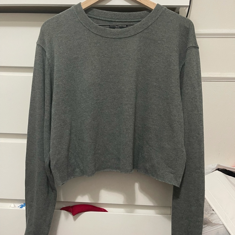 Brandy Melville cropped sweater